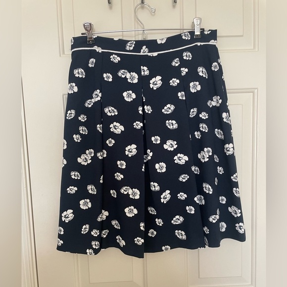 NWT Brooks brothers floral pleated A-line skirt size 10 - Picture 6 of 7